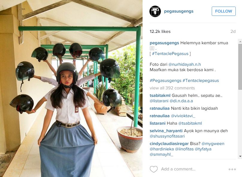 Lupakan pose di zebra cross, tren selfie terbaru ini lebih menantang!