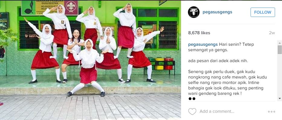 Lupakan pose di zebra cross, tren selfie terbaru ini lebih menantang!