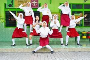 Lupakan pose di zebra cross, tren selfie terbaru ini lebih menantang!