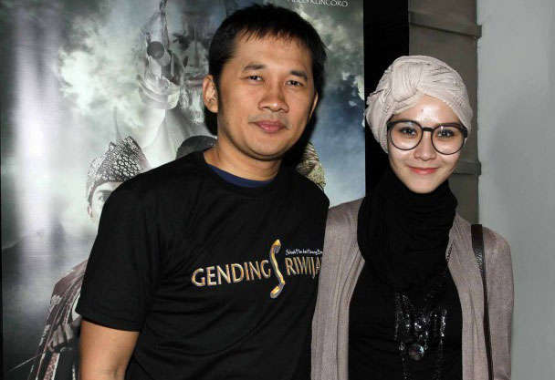 19 Artis yang jatuh dipelukan duda, jodoh memang tak ada yang tahu... 19 Artis yang jatuh dipelukan duda, jodoh memang tak ada yang tahu...