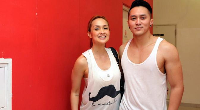 19 Artis yang jatuh dipelukan duda, jodoh memang tak ada yang tahu... 19 Artis yang jatuh dipelukan duda, jodoh memang tak ada yang tahu...