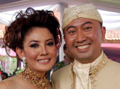 19 Artis yang jatuh dipelukan duda, jodoh memang tak ada yang tahu... 19 Artis yang jatuh dipelukan duda, jodoh memang tak ada yang tahu...