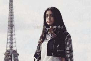 Kecantikan Navya cucu Amitabh Bachchan, pesonanya bagai bidadari India