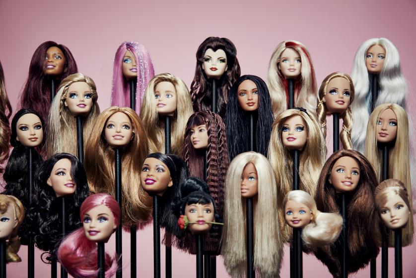8 Fakta tak terduga ini ungkap betapa sulitnya bikin boneka Barbie!