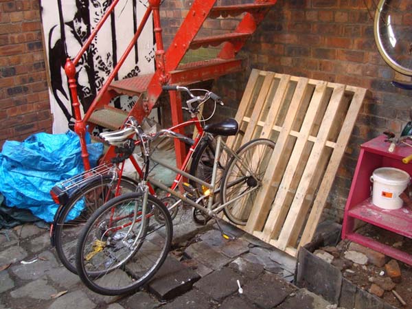 Jangan biarkan kayu bekas, bisa disulap jadi perabot rumah nan cantik!