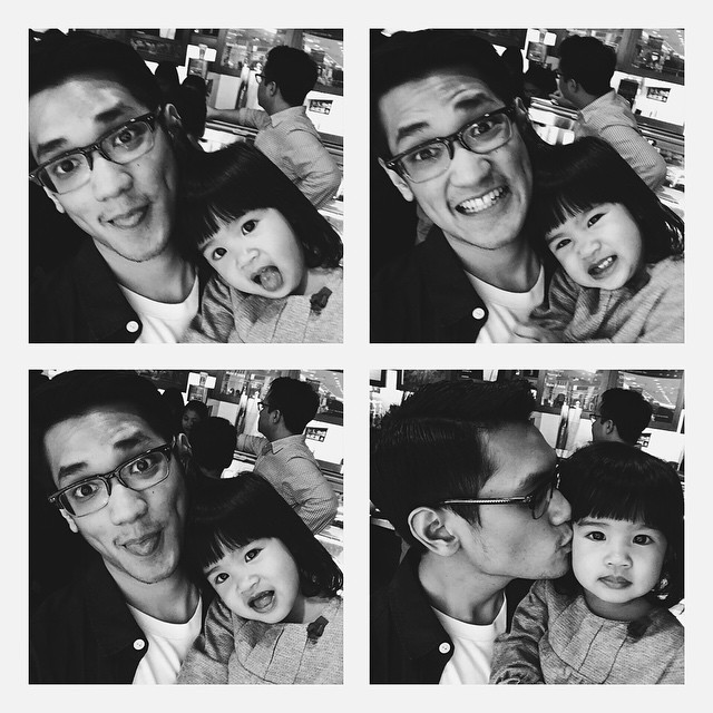 14 Artis ganteng Indonesia gendong anak ini bikin hati berdesir, aw! 14 Artis ganteng Indonesia gendong anak ini bikin hati berdesir, aw!