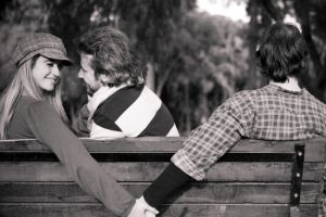 Tiga kali dikecewakan, Ujang kapok menjalin dengan perempuan lebih tua