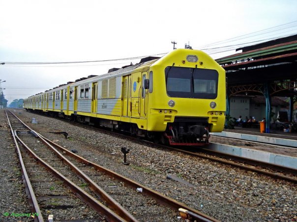 25 Deretan kereta api keren buatan anak bangsa, kami ikut bangga! 25 Deretan kereta api keren buatan anak bangsa, kami ikut bangga!