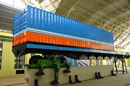 25 Deretan kereta api keren buatan anak bangsa, kami ikut bangga! 25 Deretan kereta api keren buatan anak bangsa, kami ikut bangga!