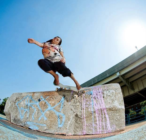 19 Foto editan wanita ketiduran di mal ini bikin ngakak guling-guling 19 Foto editan wanita ketiduran di mal ini bikin ngakak guling-guling