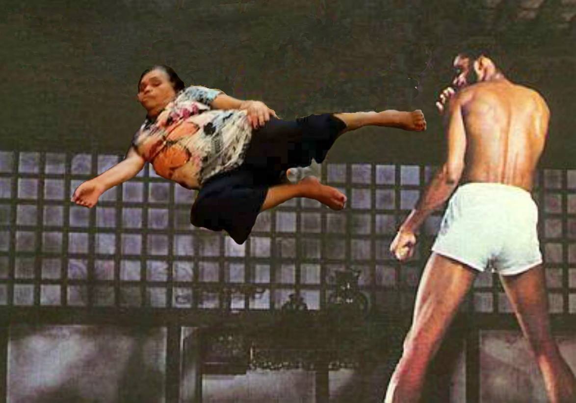 19 Foto editan wanita ketiduran di mal ini bikin ngakak guling-guling 19 Foto editan wanita ketiduran di mal ini bikin ngakak guling-guling