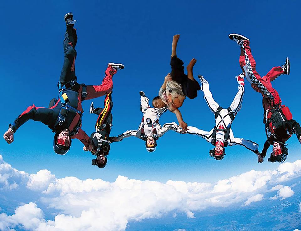 19 Foto editan wanita ketiduran di mal ini bikin ngakak guling-guling 19 Foto editan wanita ketiduran di mal ini bikin ngakak guling-guling