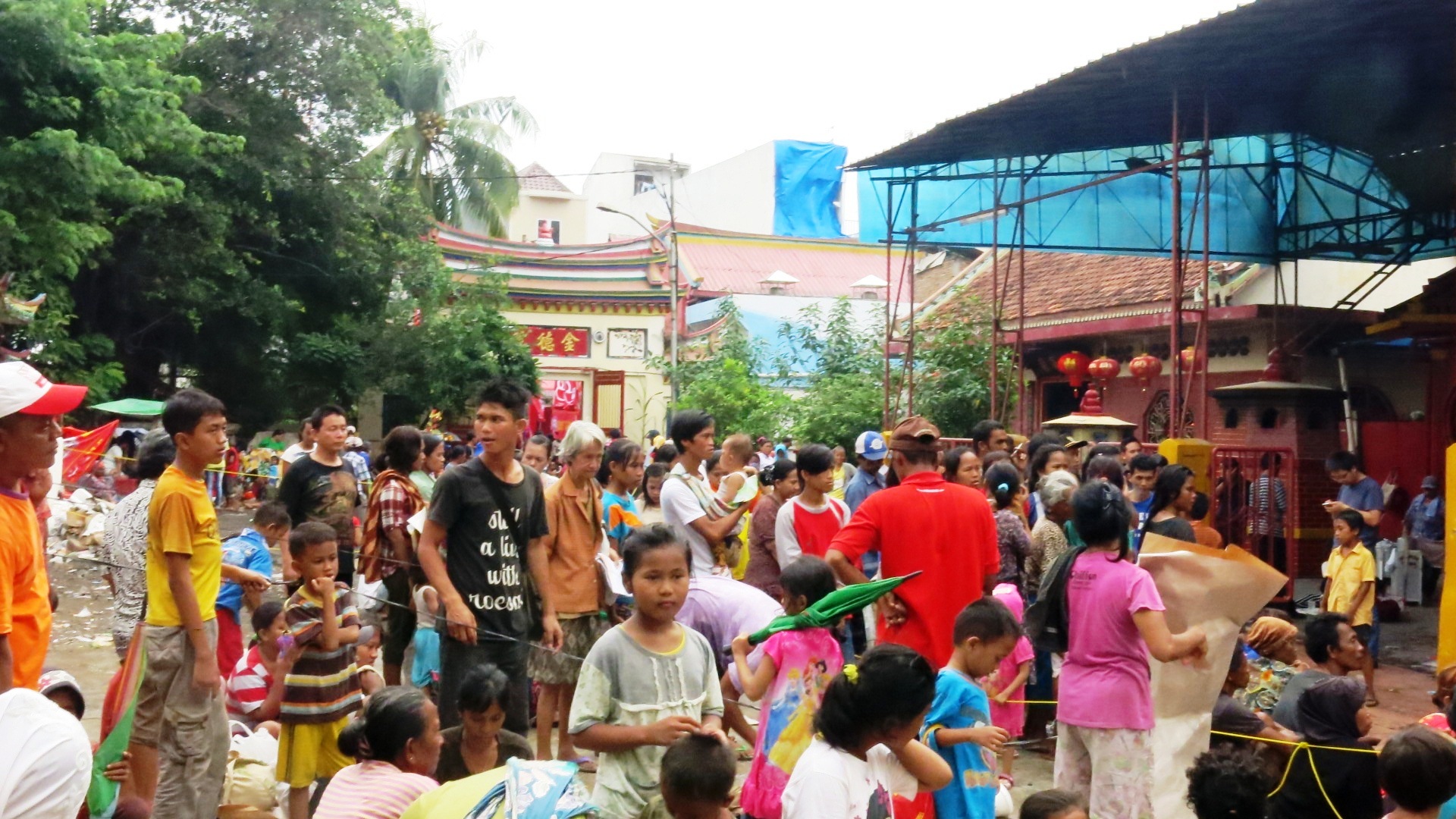 Keberadaan pengemis di klenteng ini berlangsung sejak 400 tahun silam Keberadaan pengemis di klenteng ini berlangsung sejak 400 tahun silam