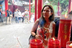 Sssttt…Oppie Andaresta ikut rayakan Imlek loh.......