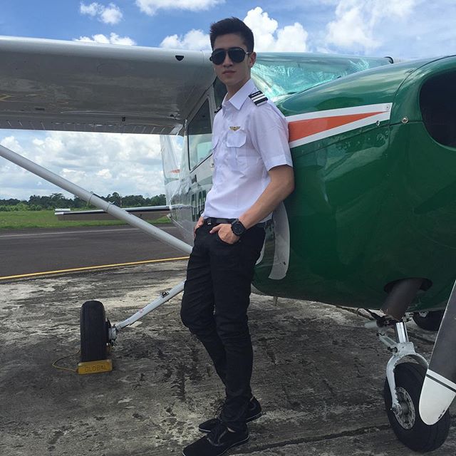 Verrel Bramasta, anak Venna Melinda, yang gantengnya minta ampun! Verrel Bramasta, anak Venna Melinda, yang gantengnya minta ampun!