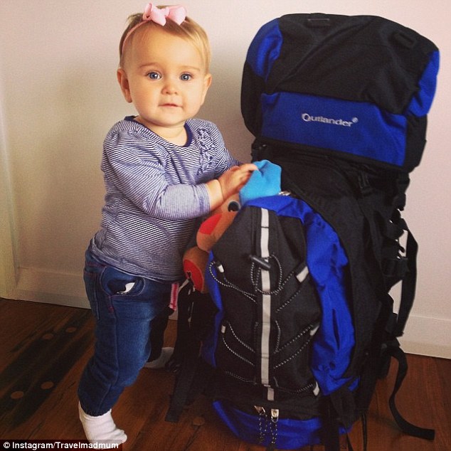 Inikah backpacker termuda? Bayi 10 minggu, satu ransel, keliling dunia