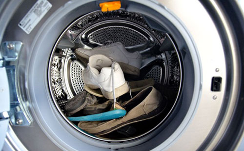 20 Trik merawat pakaian agar terlihat baru, coba buktikan!