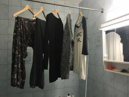 20 Trik merawat pakaian agar terlihat baru, coba buktikan!