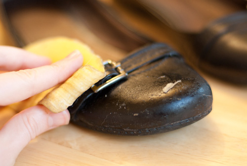 20 Trik merawat pakaian agar terlihat baru, coba buktikan!