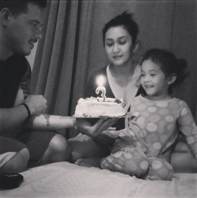 Mikhaela, putri Nafa Urbach yang berwajah bule, bikin gemes!