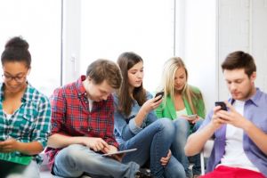 Cek sekarang, apakah kamu sudah kecanduan smartphone atau tidak