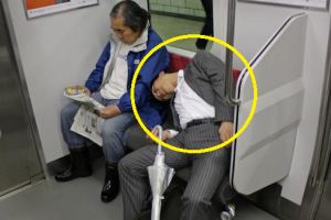 32 Ekspresi gokil pekerja di Jepang saat mabuk berat, jangan ditiru!