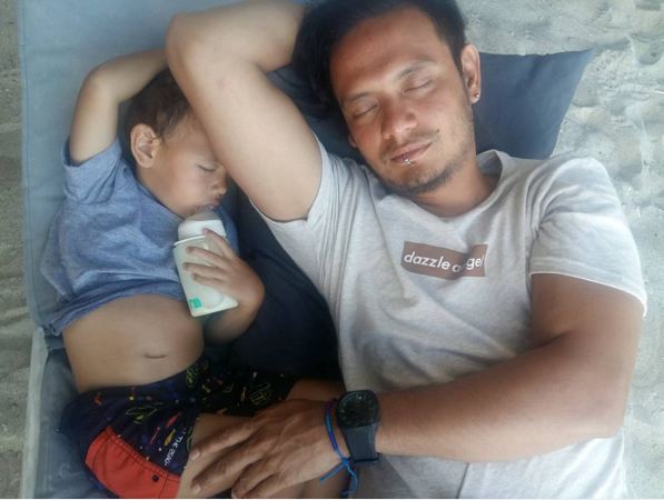 Eno Netral, si drummer ganteng yang menjelma jadi hot papa Eno Netral, si drummer ganteng yang menjelma jadi hot papa