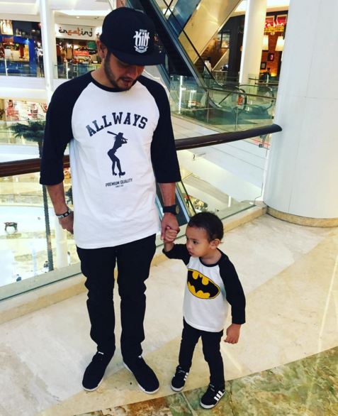 Eno Netral, si drummer ganteng yang menjelma jadi hot papa Eno Netral, si drummer ganteng yang menjelma jadi hot papa