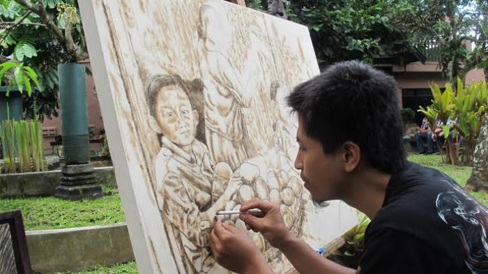 8 Benda ini tak diduga bisa jadi bahan melukis yang keren, mau coba?