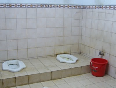 20 Desain toilet antimainstream, di Indonesia nggak kalah keren!