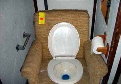 20 Desain toilet antimainstream, di Indonesia nggak kalah keren!