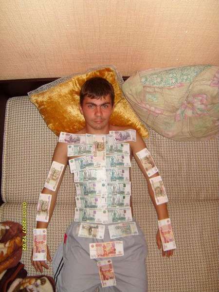 20 Foto profil gokil orang Rusia di situs kencan online, berani tiru?