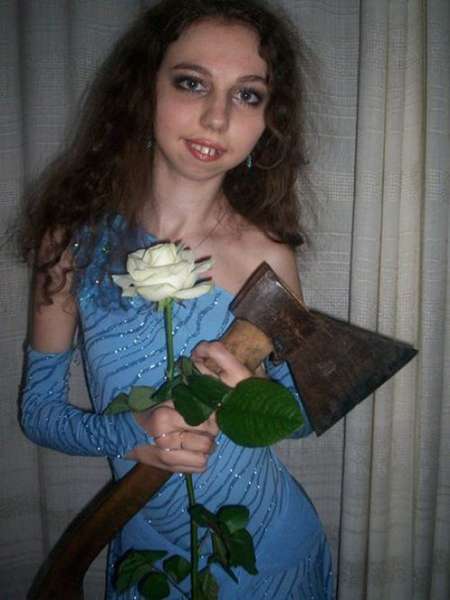 20 Foto profil gokil orang Rusia di situs kencan online, berani tiru?