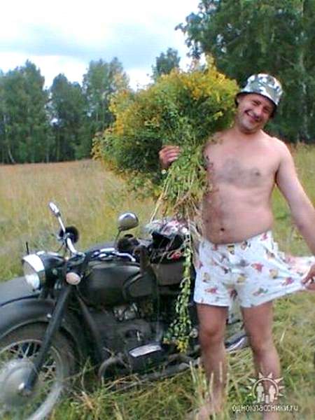 20 Foto profil gokil orang Rusia di situs kencan online, berani tiru?