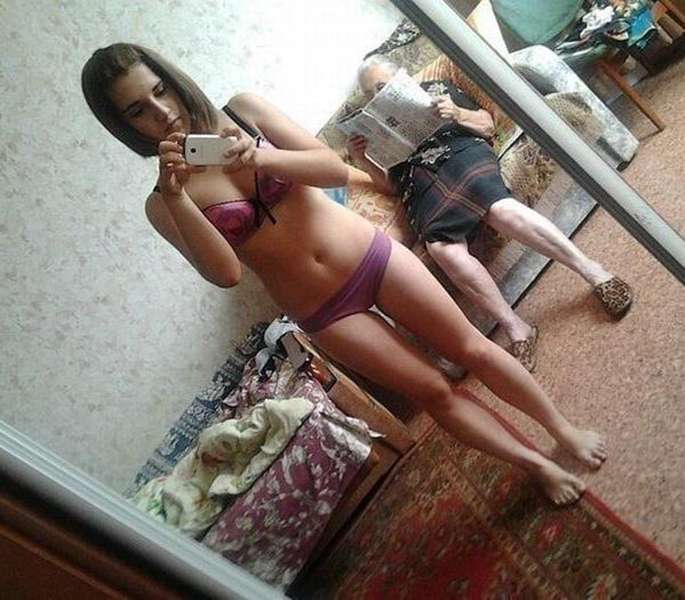 20 Foto profil gokil orang Rusia di situs kencan online, berani tiru?