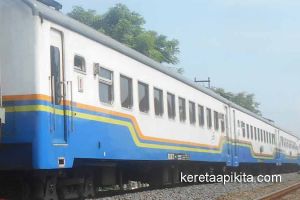 Sejumlah tarif kereta jarak jauh turun harga per April, hore..... 