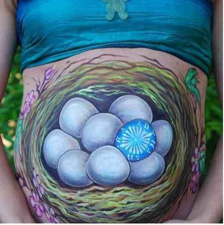 17 Lukisan di perut ibu hamil bikin kamu ingin segera menikah, aww! 