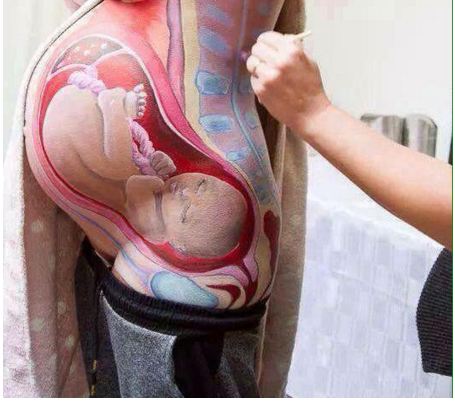 17 Lukisan di perut ibu hamil bikin kamu ingin segera menikah, aww! 