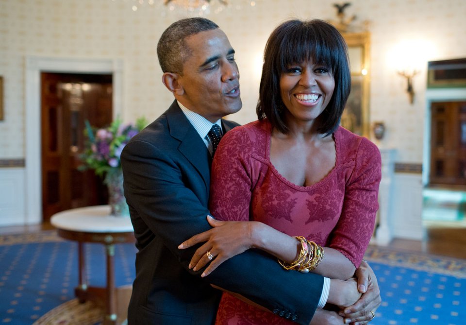 30 Foto romantis Obama dan sang istri yang jarang orang tahu 30 Foto romantis Obama dan sang istri yang jarang orang tahu