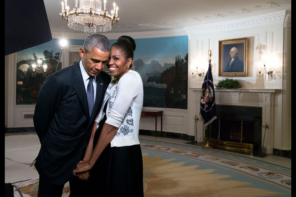 30 Foto romantis Obama dan sang istri yang jarang orang tahu 30 Foto romantis Obama dan sang istri yang jarang orang tahu