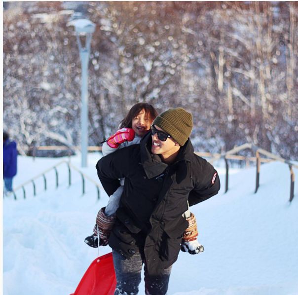 Kabar terbaru Irfan Bachdim, jadi hot papa ganteng di Jepang