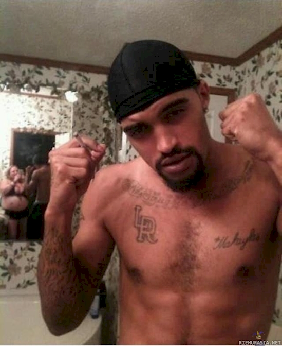 Perlu dua kali melihat untuk tahu keanehan gambar ini, coba saja! Perlu dua kali melihat untuk tahu keanehan gambar ini, coba saja!