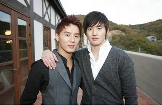 8 Artis kondang Korea ini ternyata punya saudara kembar, mirip nggak?