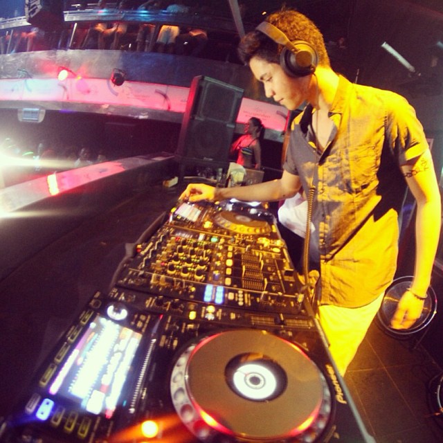 Tristan, anak bungsu Addie MS nggak kalah hits dari Kevin Aprilio Tristan, anak bungsu Addie MS nggak kalah hits dari Kevin Aprilio