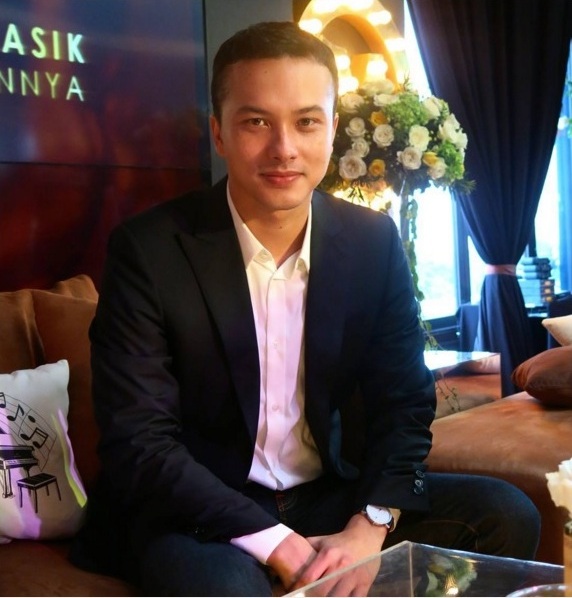 Ini bukti kegantengan Nicholas 'Rangga' Saputra tak lekang oleh waktu