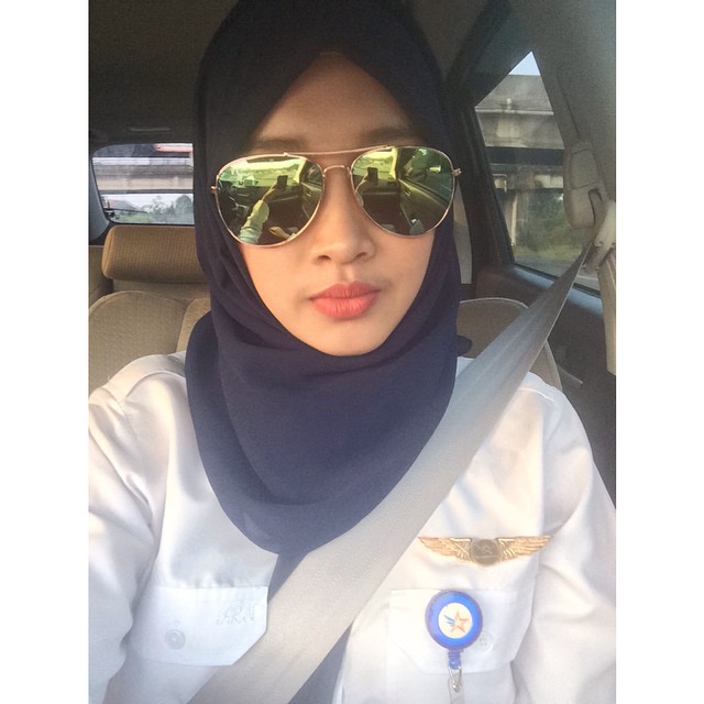 10 Deretan pilot cantik Indonesia yang siap menerbangkan hatimu, aw! 10 Deretan pilot cantik Indonesia yang siap menerbangkan hatimu, aw!
