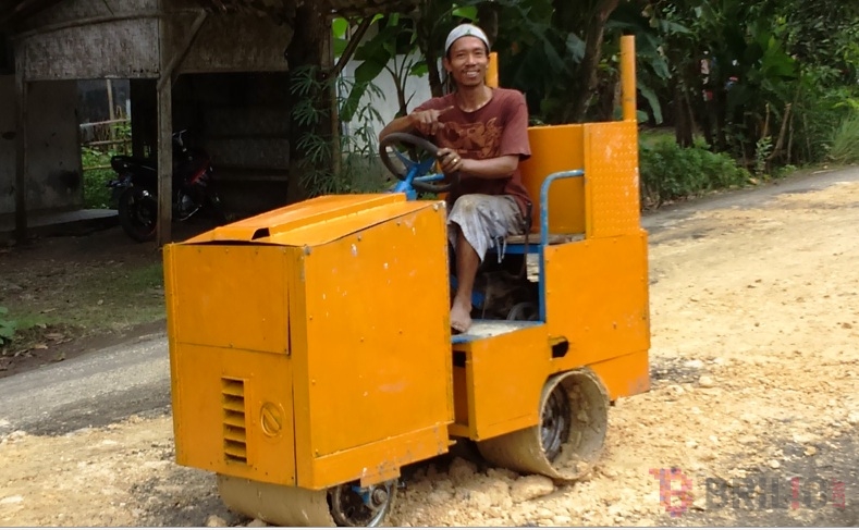 Sariman, 'wong cilik' jenius, bisa buat alat berat dari barang bekas