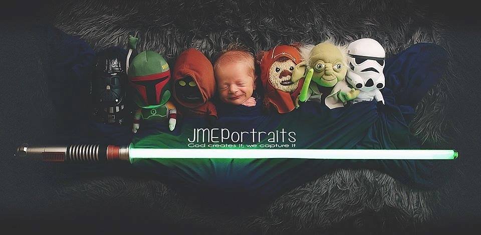 Lucunya 21 foto bayi bareng superhero idola, bikin gemas! 