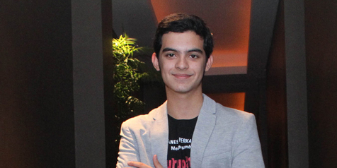 Kamu pasti sering salah mengucapkan nama 13 artis ini, bener nggak? Kamu pasti sering salah mengucapkan nama 13 artis ini, bener nggak?