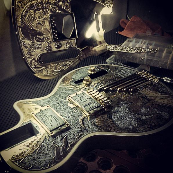 Dijual di atas Rp 100 juta, pesanan gitar Ivan full sampai 2017 Dijual di atas Rp 100 juta, pesanan gitar Ivan full sampai 2017